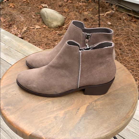 Thursday Boot Co. Suede Downtown Ankle Boot Sz 8.5 - Picture 3 of 10